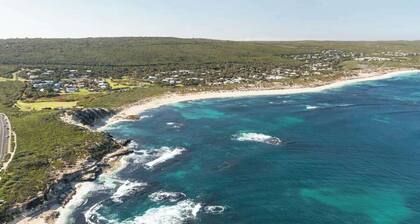 Ocean View walk to the beach & Surfers Point Margaret River Properties