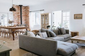 Smart TV, fireplace, books