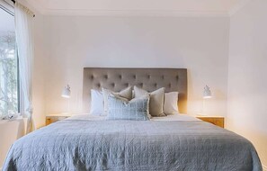 5 bedrooms, WiFi, bed sheets