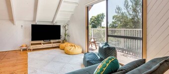 Mika Cabin—Breezy Family Haven, Easy Walk to Beach