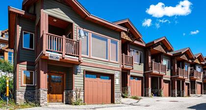 Bear's Paw Chalet - Amazing Location & Ski In/out