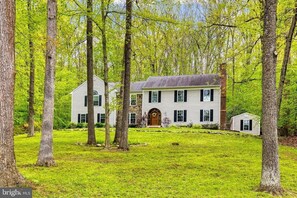 Exterior - 8-Bedroom Luxury Home in Baltimore County (Phoenix)