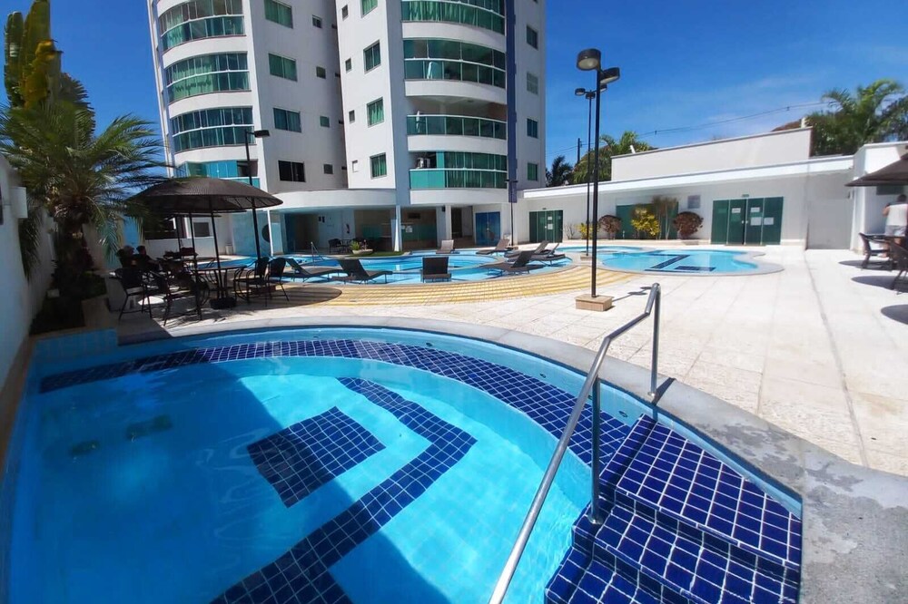 Apartamento com Varanda Gourmet em Caldas Novas