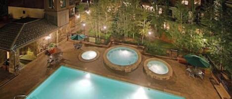 Outdoor pool, a heated pool