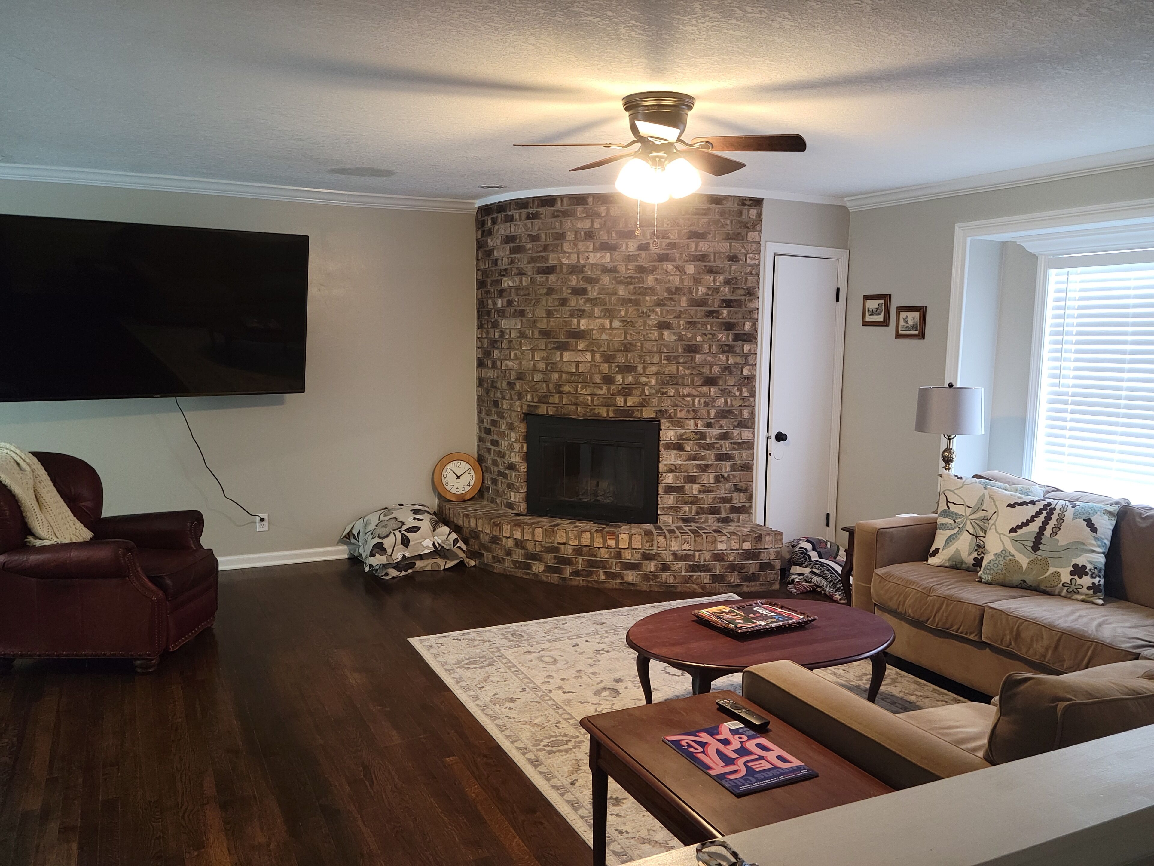 Cozy 3BR 3BA Home, fireplace x2, large kitchen