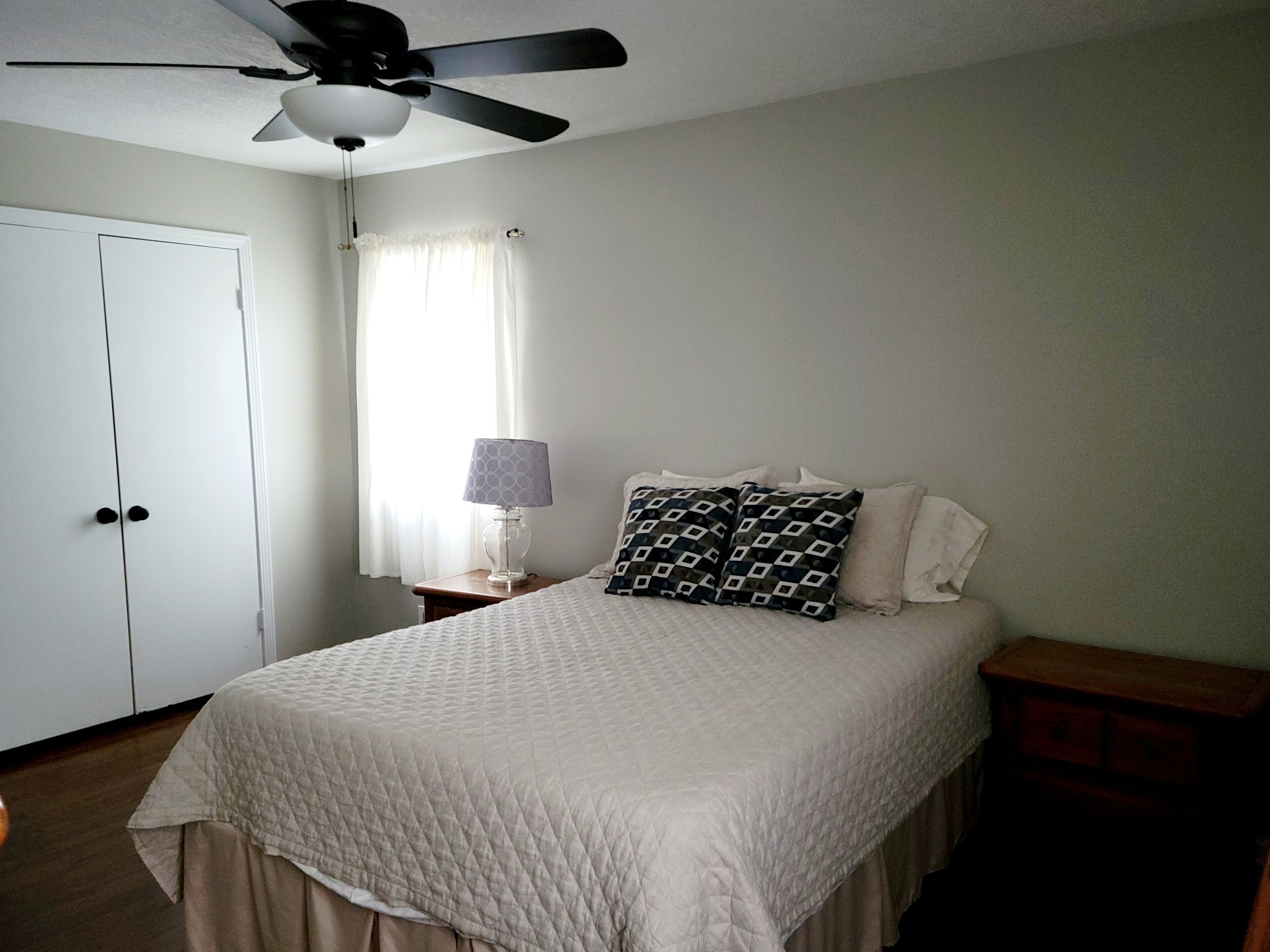 Cozy 3BR 3BA Home, fireplace x2, large kitchen