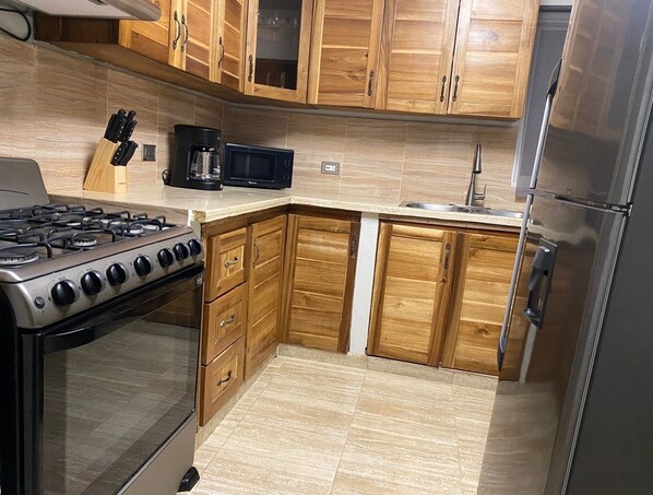 Fridge, microwave, oven, stovetop