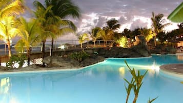 Piscine extérieure
