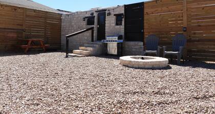 Cozy Camper/RV: Hot tub available