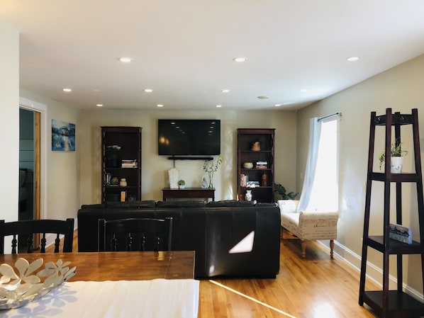 Smart TV, Netflix, streaming services