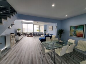 Interior - Spectacular vista del Faro de Miraflores Y la Costa Verde (Miraflores)