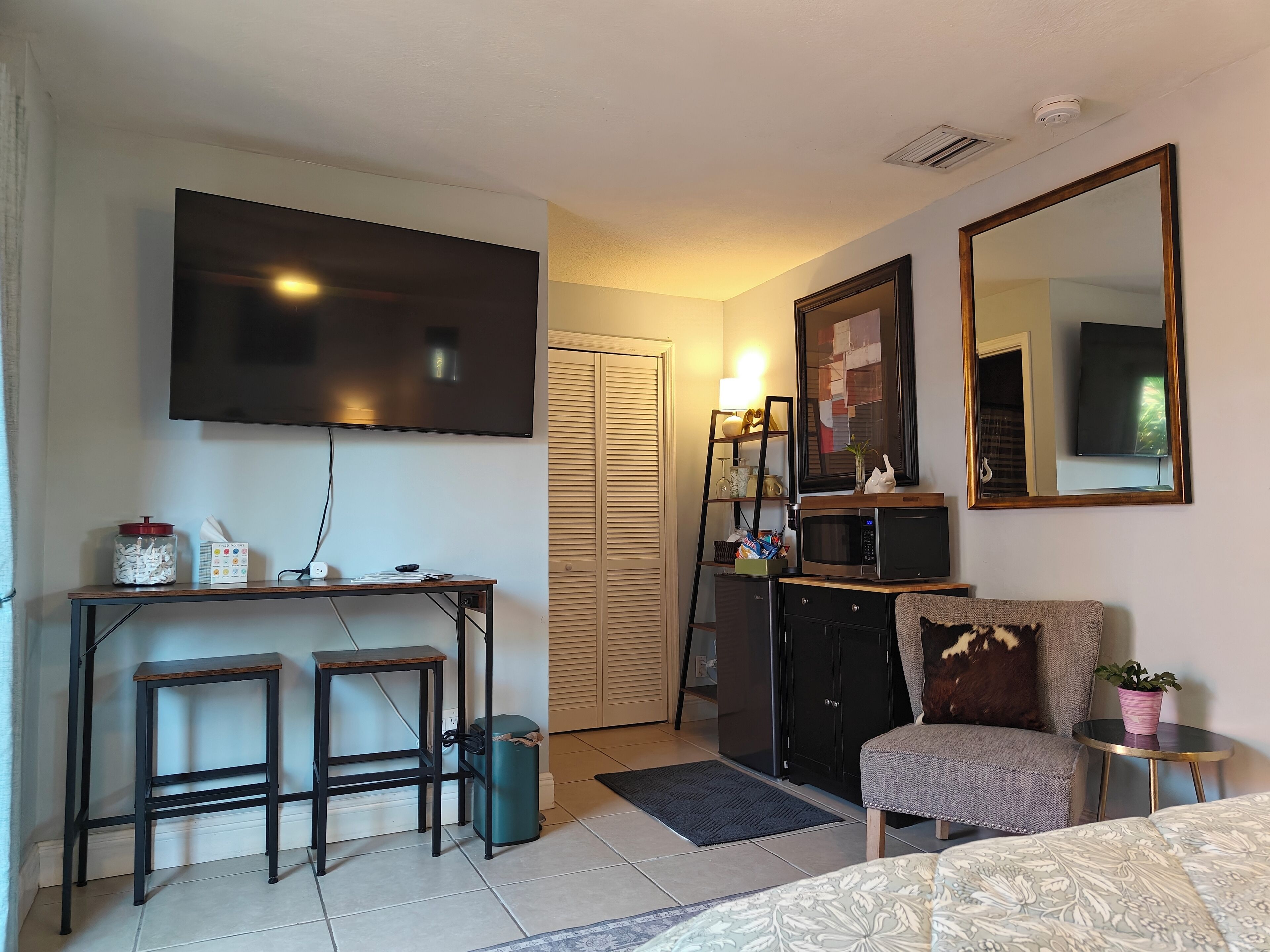 1 chambre, fer et planche à repasser, Wi-Fi gratuit, draps fournis