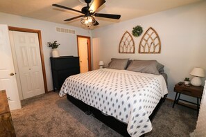 5 habitaciones, tabla de planchar con plancha, cuna de viaje y wifi 