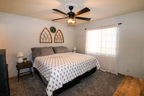 5 chambres, fer et planche à repasser, lit parapluie, Wi-Fi