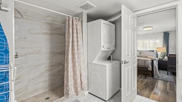 3 chambres, bureau, fer et planche à repasser, Wi-Fi gratuit