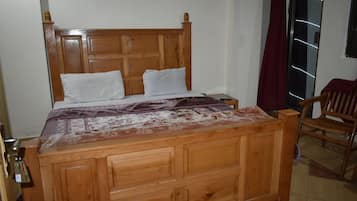 Double Room | Laptop workspace, free WiFi