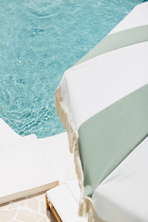 Minibar, sistema de insonorización, wifi gratis y ropa de cama