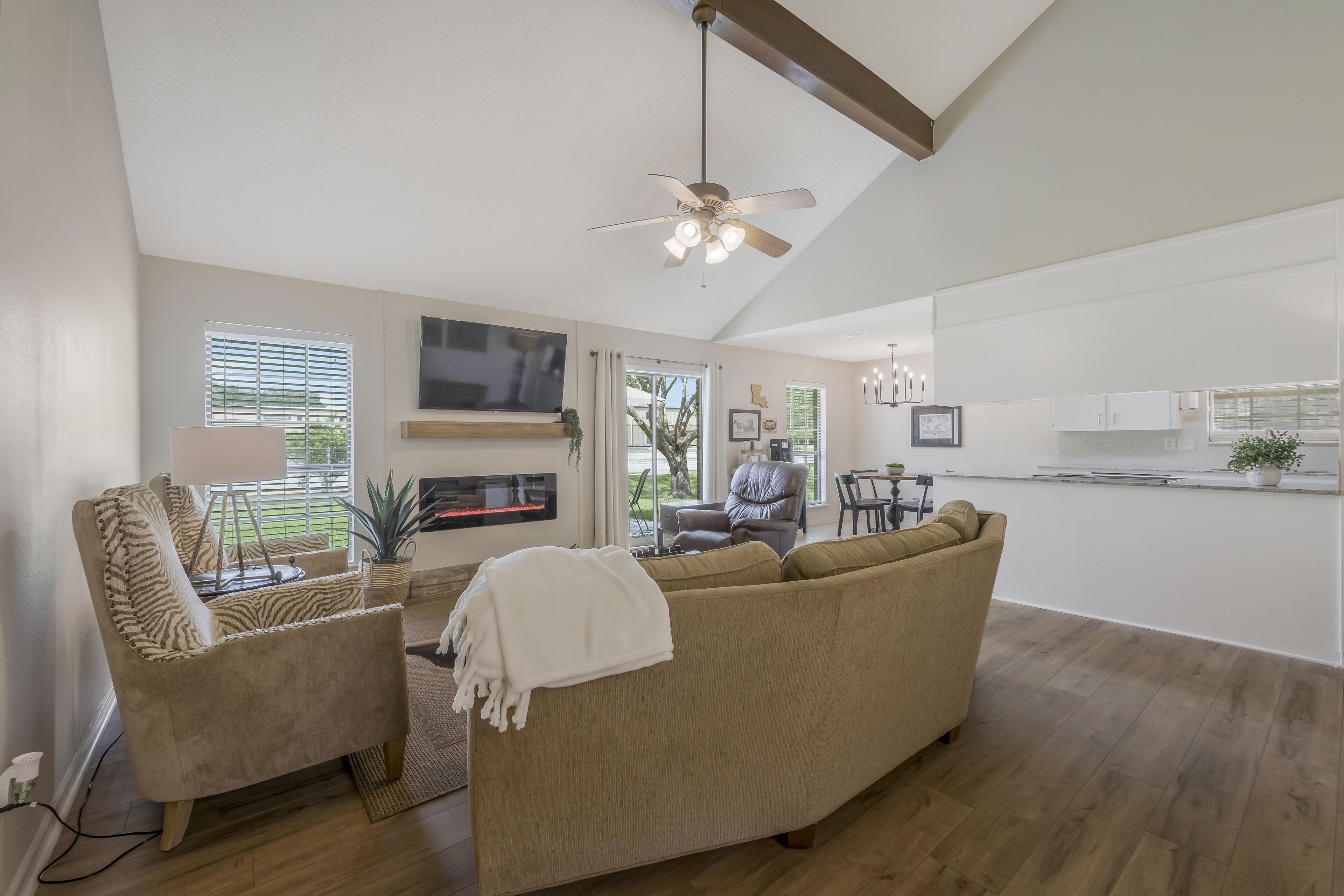 New Listing!  Great location in Lafayette