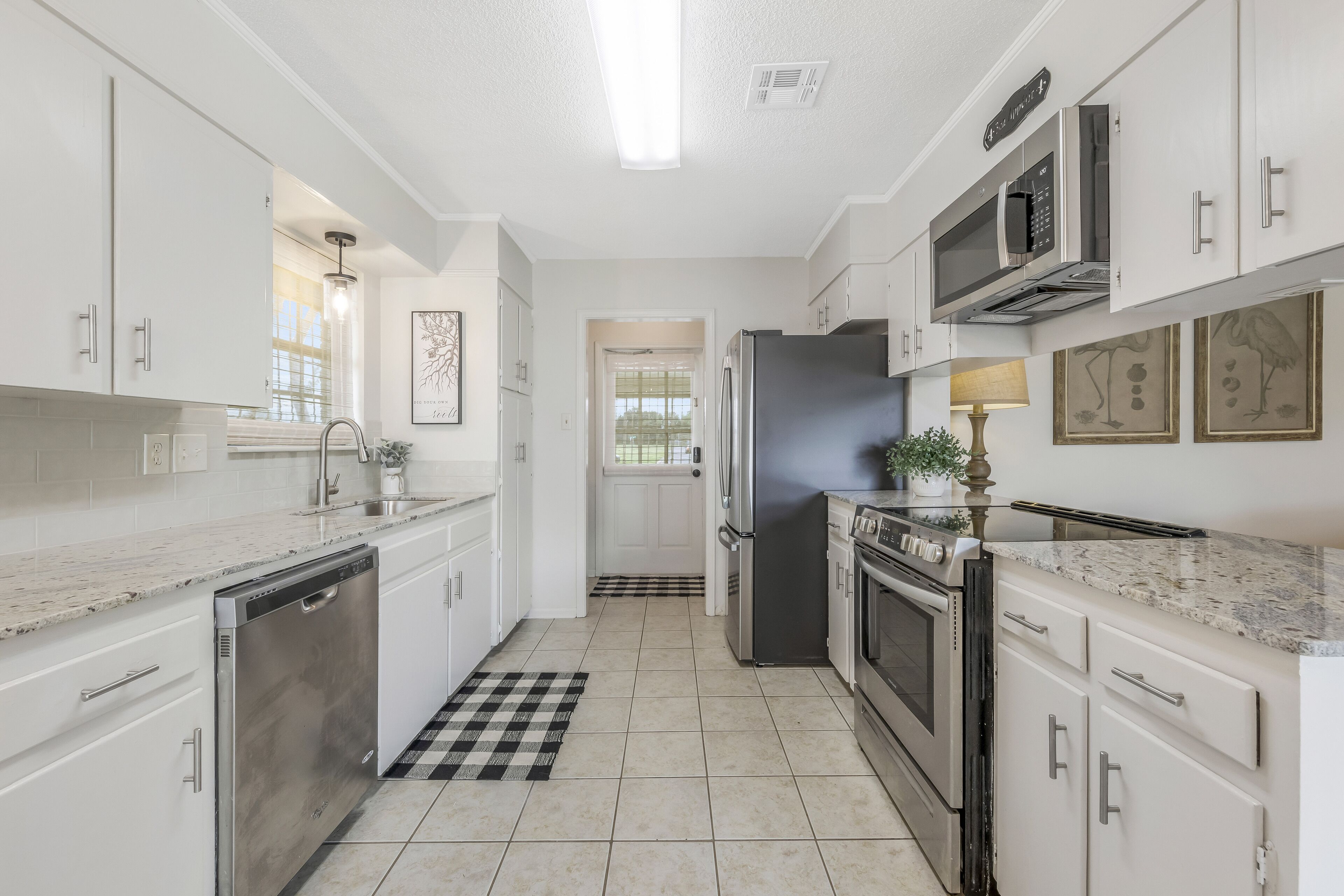 New Listing!  Great location in Lafayette