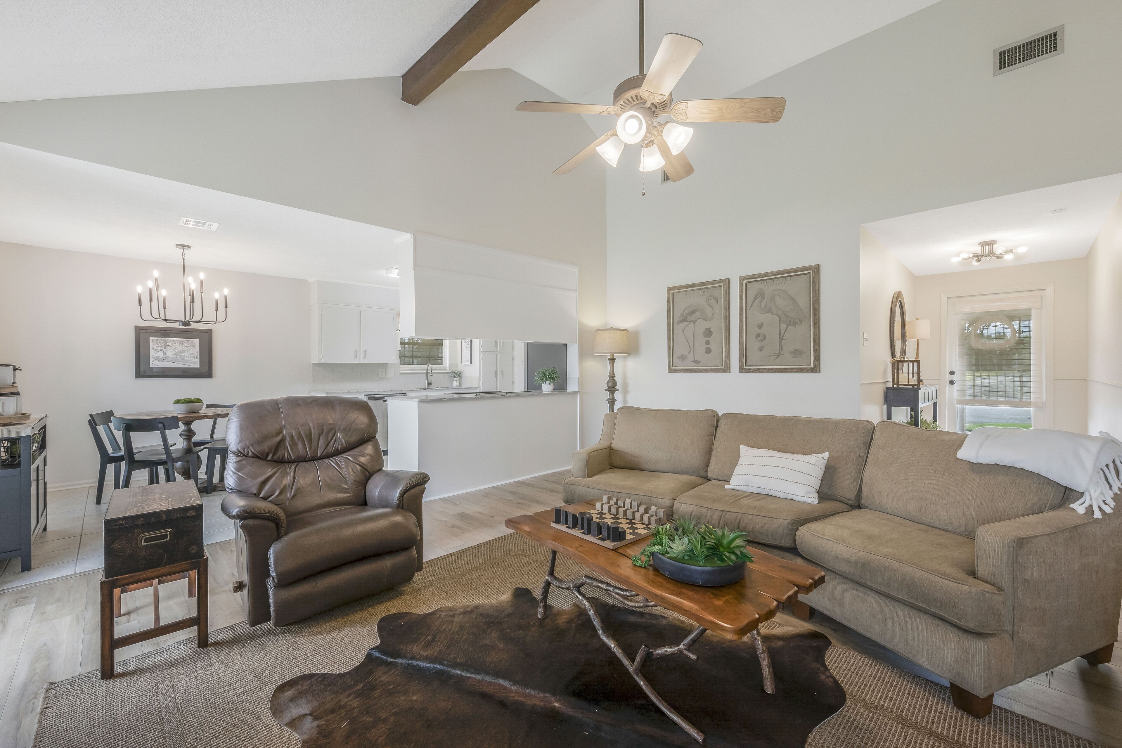 New Listing!  Great location in Lafayette