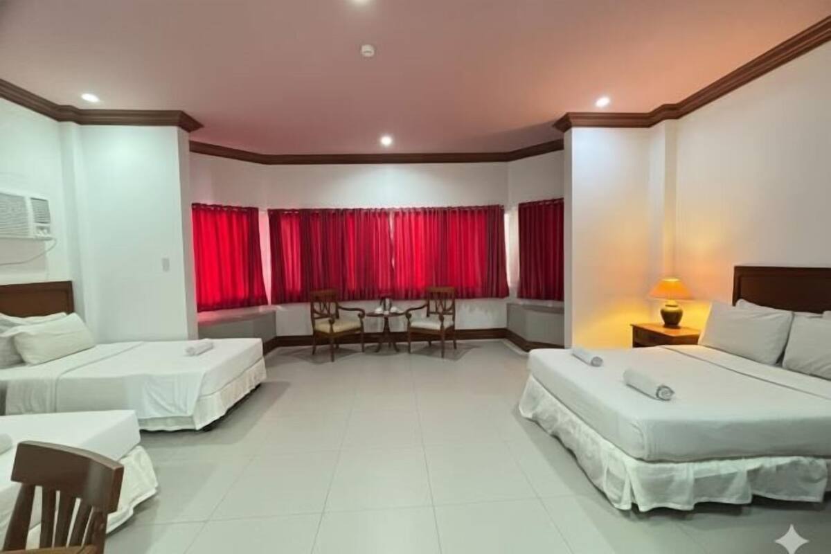 Sengetøy av topp kvalitet, safe på rommet og skrivebord