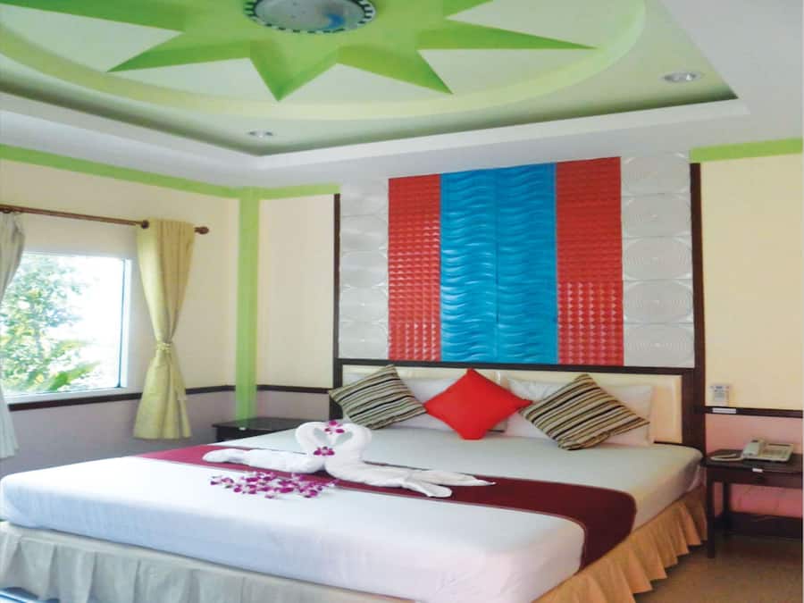 Decoración individual, escritorio, espacio para trabajar con un portátil