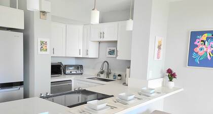 Loko Kai Nani - Stunning Lagoon Views, Pool, A/C