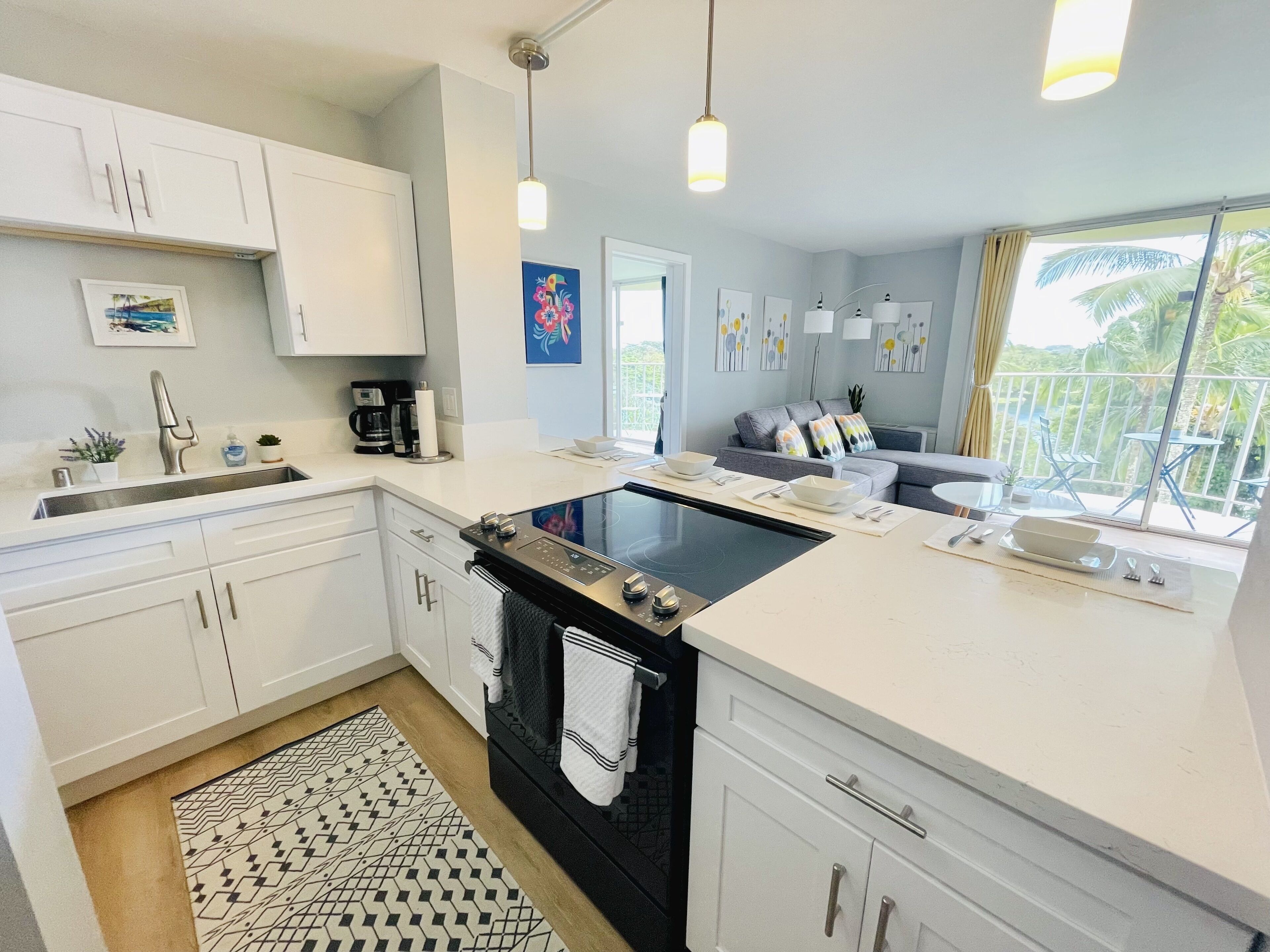 Loko Kai Nani - Stunning Lagoon Views, Pool, A/C