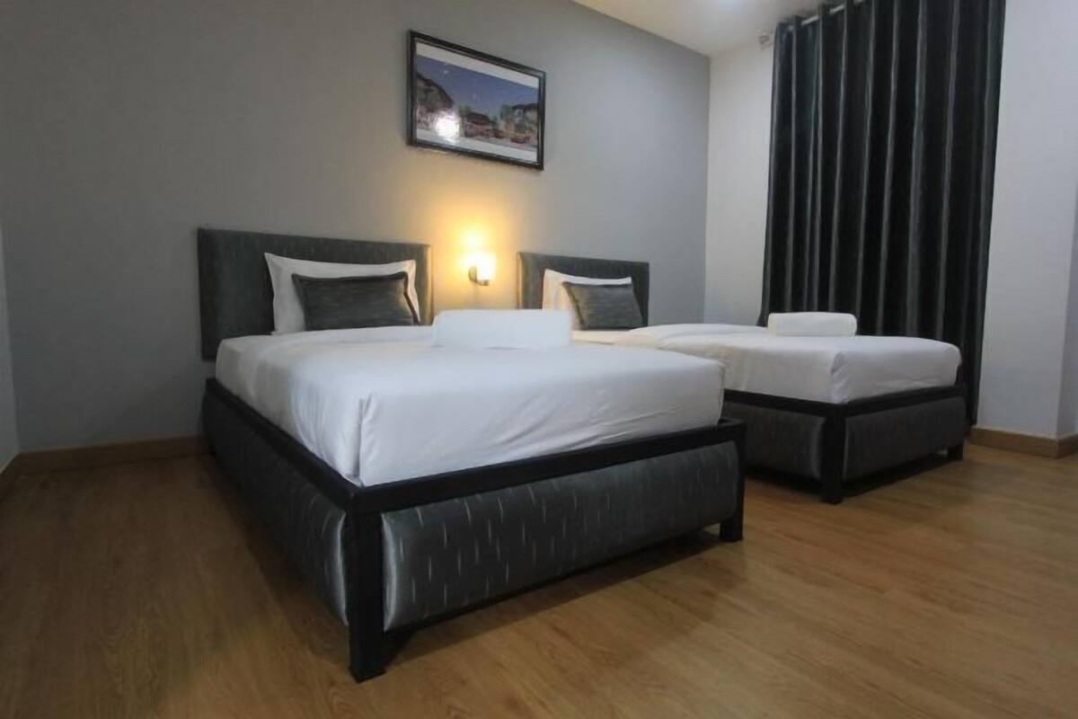 Blackout drapes, WiFi (free), bed sheets