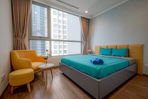 1 bedroom, desk, iron/ironing board, WiFi