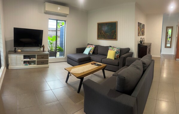 Älytelevisio, kirjoja