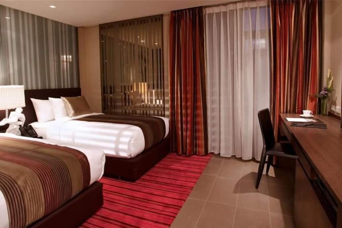 Laptop workspace, free WiFi, bed sheets