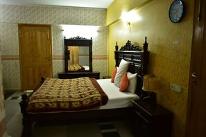 Laptop workspace, free WiFi - State Continental Guest House (Mekhtar)
