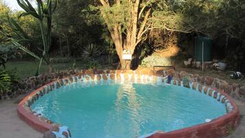 Habitación, 1 habitación, alberca privada, vista al jardín | Alberca | Alberca al aire libre