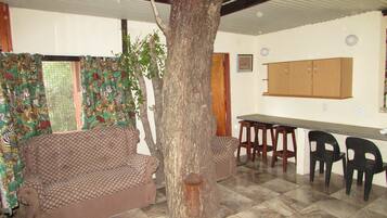 Bungalow - 1 sovrum - balkong - utsikt mot trädgården | Restauranger