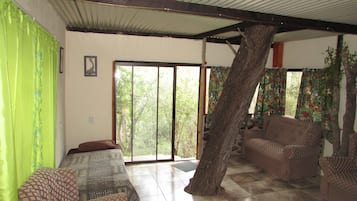 Bungalow, 1 camera da letto, balcone, vista giardino | Soggiorno