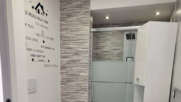 Appartamento, 1 camera da letto, frigorifero | Dotazioni del bagno