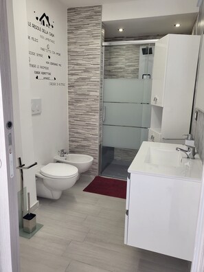 Apartament, 1 dormitori, frigorífic | Instal·lacions del bany