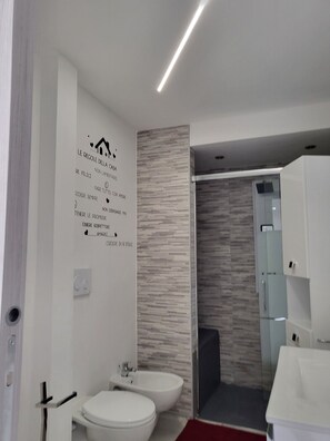 Appartamento, 1 camera da letto, frigorifero | Dotazioni del bagno