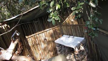 Chambre, 1 chambre, vue fleuve | Salle de bain