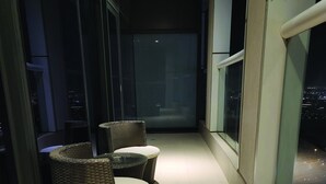 Exterior - Quill Residence One Bedroom Apartment Burj Khalifa View (Dubai)