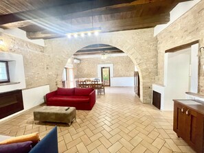 Vila, 4 quartos, para fumantes, piscina particular | Parte interna