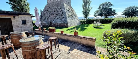 Villa, 4 chambres, fumeur, piscine privée | Restauration extérieure