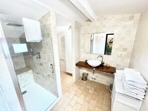 Villa, 4 Bedrooms, Smoking, Private Pool | Bathroom - Luxurious Umbrian Villa With Private Pool and Stunning Views (Spello)