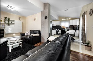 Living room - 2 Bedroom Apartment Near Sibenik Krka Waterfalls (Bilice)