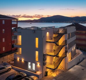 Apartment, 2 Bedrooms, Smoking, Balcony | Front of property