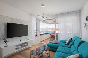 Apartment, 2 Bedrooms, Smoking, Balcony | Living area