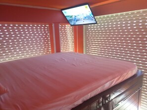 Apartment, 1 Bedroom, Private Pool, City View - Airport Spa Tub Apartment With Views (Spata-Artemida)