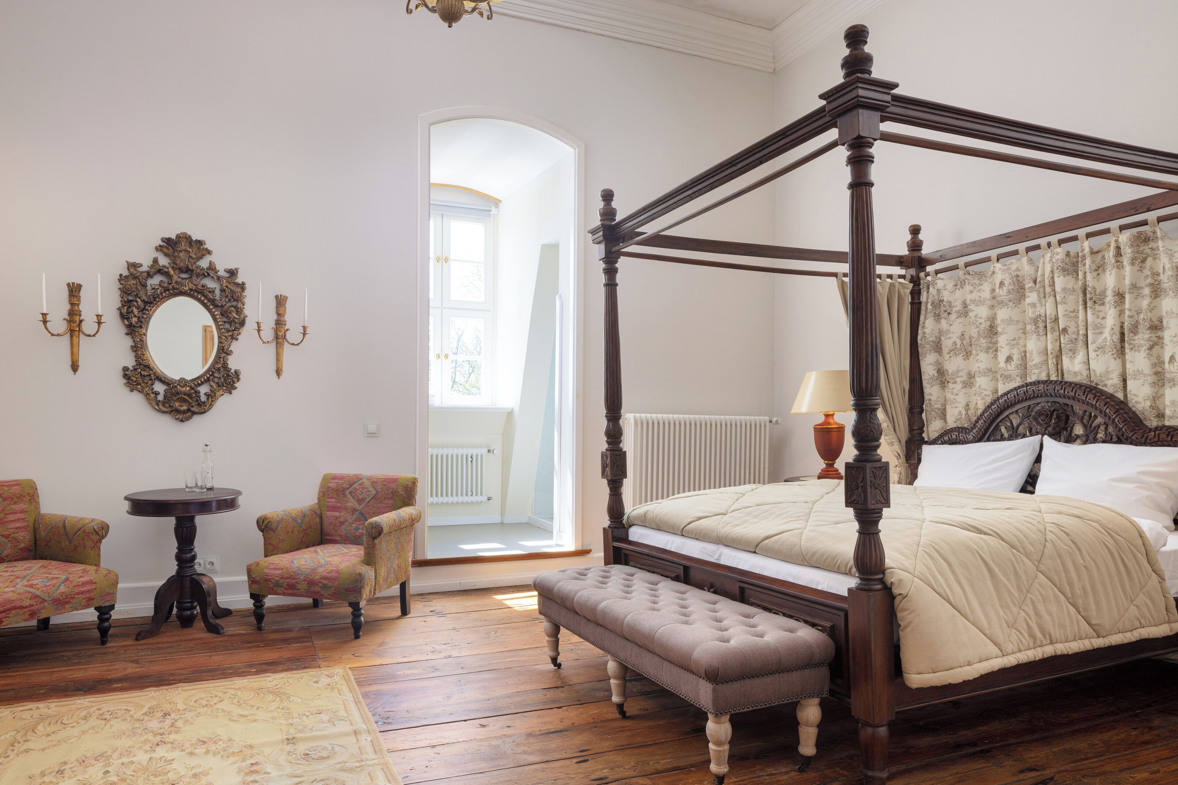 Individually decorated, free WiFi, bed sheets