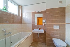 Comfort Double Room | Bathroom - Penzion Vanessa (Brno)